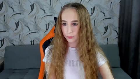 Snapshot of rut___willis chatting on December 10, 11:30 pm MiR online show from December 10, 11:30 pm