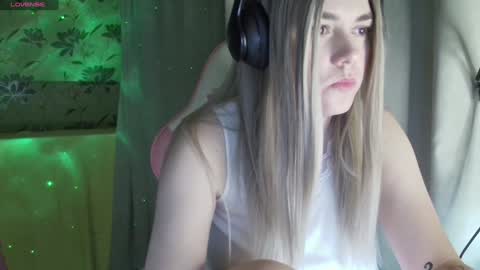 Snapshot of ruthsimp chatting on January 15, 10:35 pm Tanyushka online show from January 15, 10:35 pm