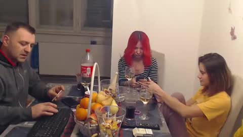 Snapshot of ruxandradanny chatting on December 11, 8:39 pm ruxandradanny online show from December 11, 8:39 pm