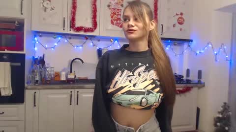 Snapshot of ruxandradanny chatting on December 28, 3:26 pm ruxandradanny online show from December 28, 3:26 pm