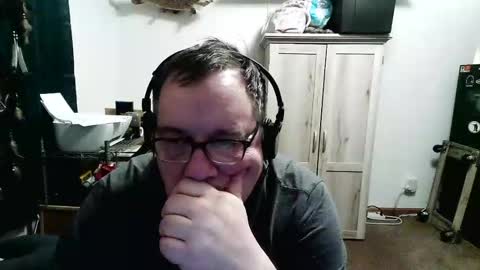 Snapshot of rwzar_1965 chatting on April 5, 4:20 am rwzar_1965 online show from April 5, 4:20 am