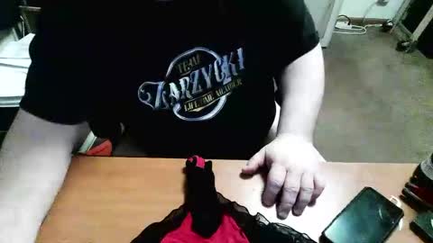 Snapshot of rwzar_1965 chatting on April 7, 3:18 am rwzar_1965 online show from April 7, 3:18 am