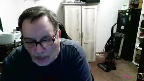 Snapshot of rwzar_1965 chatting on April 12, 11:43 pm rwzar_1965 online show from April 12, 11:43 pm
