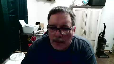Snapshot of rwzar_1965 chatting on April 22, 1:52 am rwzar_1965 online show from April 22, 1:52 am