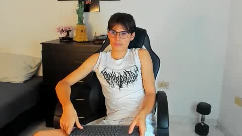Snapshot of ryan_bronw chatting on May 28, 5:16 am Nathan online show from May 28, 5:16 am