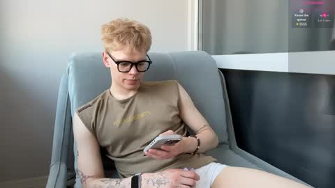 Snapshot of ryan_jeh chatting on May 18, 2:01 pm Kevin online show from May 18, 2:01 pm