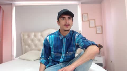 Snapshot of ryan_maxy chatting on January 22, 2:14 pm ryan online show from January 22, 2:14 pm