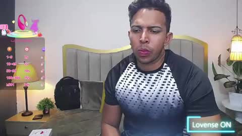 Snapshot of ryan_nesson chatting on June 16, 7:16 pm Ryan online show from June 16, 7:16 pm