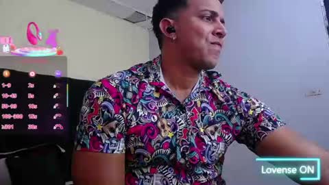 Snapshot of ryan_nesson chatting on June 29, 7:14 pm Ryan online show from June 29, 7:14 pm