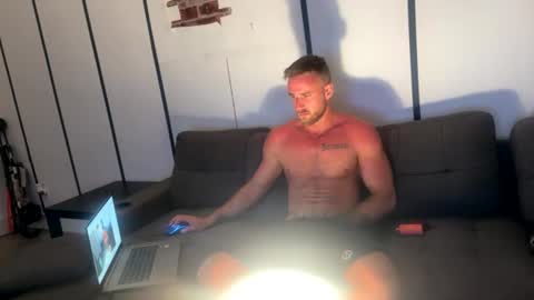 ryan_stockbar online show from July 21, 2:14 am