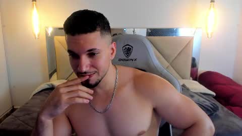 Snapshot of ryan_ward79 chatting on June 14, 2:24 am Ryan online show from June 14, 2:24 am