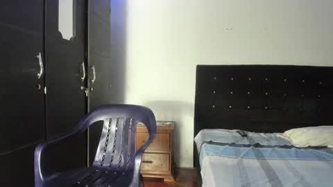 ryan_xc1 online show from September 30, 2:27 am