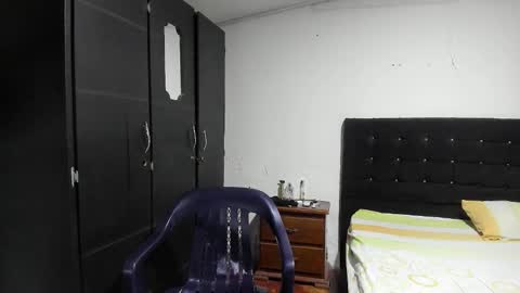 ryan_xc1 online show from October 12, 4:11 am