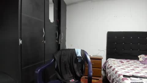 ryan_xc1 online show from February 13, 2:51 am