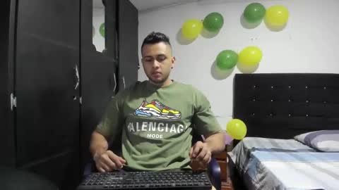 ryan_xc1 online show from March 17, 2:49 am