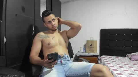 ryan_xc1 online show from April 11, 3:11 am