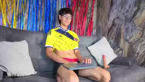 ryann_wolf online show from June 17, 8:21 pm
