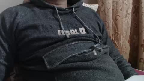 Snapshot of ryans31 chatting on January 5, 5:51 pm Sexy Boy Toy online show from January 5, 5:51 pm