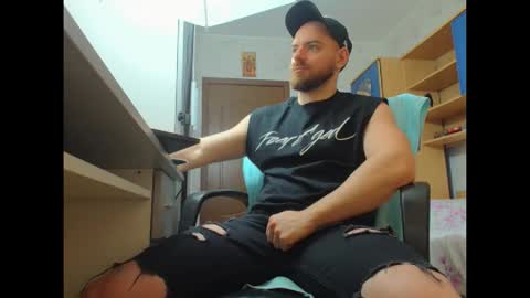 Snapshot of ryanstone_ chatting on January 16, 6:17 am Ryanstone online show from January 16, 6:17 am