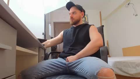 Snapshot of ryanstone_ chatting on March 9, 6:06 am Ryanstone online show from March 9, 6:06 am