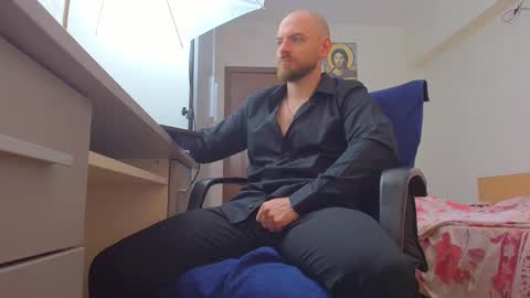 Ryanstone  online show from May 6, 3:35 am