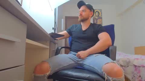Ryanstone  online show from May 14, 6:31 am