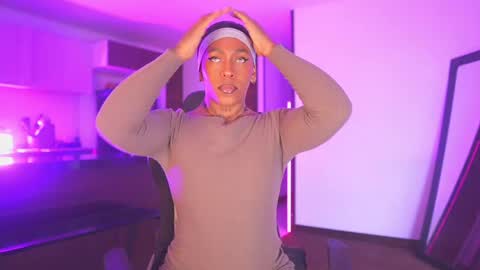 Snapshot of ryansweet_ chatting on April 14, 11:27 am Ryan online show from April 14, 11:27 am