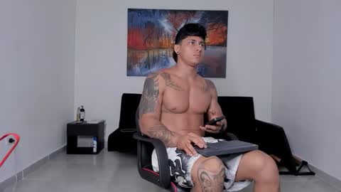 Snapshot of ryanwhite3 chatting on February 12, 2:06 am ryanwhite3 online show from February 12, 2:06 am