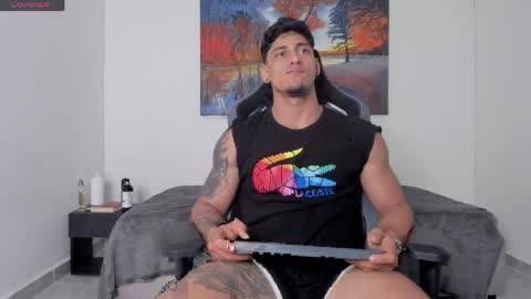 ryanwhite3 online show from May 4, 11:34 pm