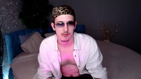 Snapshot of rylanstone chatting on September 13, 5:29 am Rylan online show from September 13, 5:29 am