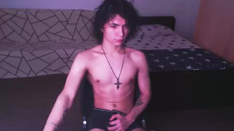 Snapshot of rylanstone chatting on October 14, 10:32 pm Rylan online show from October 14, 10:32 pm