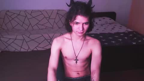 Snapshot of rylanstone chatting on October 17, 10:45 pm Rylan online show from October 17, 10:45 pm