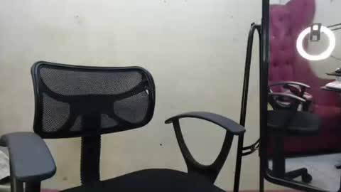 Snapshot of rylle_asian chatting on February 7, 3:27 pm rylle_asian online show from February 7, 3:27 pm