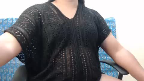 Snapshot of rylle_asian chatting on February 15, 8:46 am rylle_asian online show from February 15, 8:46 am