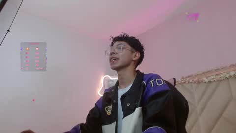 ryu_tay online show from April 7, 5:08 am