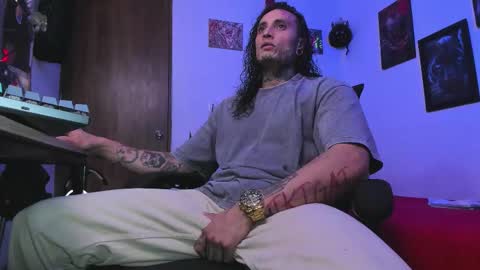 Snapshot of ryuk_it chatting on February 3, 1:59 am leopmonk help me reach 100 thumbs up online show from February 3, 1:59 am