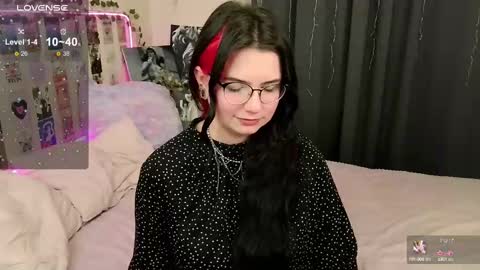 Snapshot of s_katekisa_ss chatting on March 3, 5:31 am Kate online show from March 3, 5:31 am