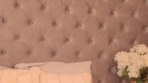 Snapshot of saamyreyes chatting on March 22, 6:33 pm Saamy Reyes online show from March 22, 6:33 pm