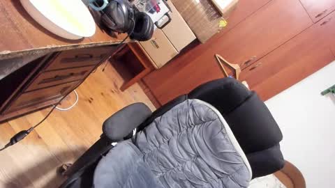 1141323  my Lord Mister Max   moms treasure online show from March 25, 5:30 pm