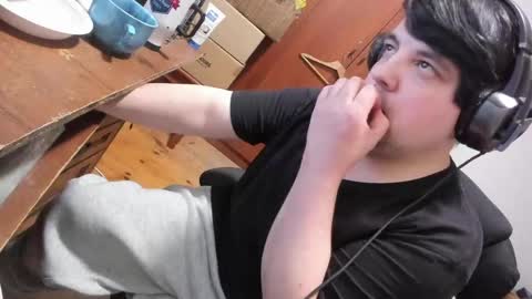 1141323  my Lord Mister Max   moms treasure online show from March 28, 6:07 pm