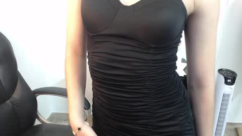 Snapshot of sabriinaa_fox chatting on April 24, 3:03 pm sabriinaa fox online show from April 24, 3:03 pm