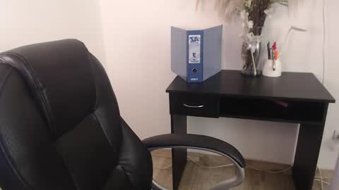 Snapshot of sabriinaa_fox chatting on April 30, 2:12 pm sabriinaa fox online show from April 30, 2:12 pm
