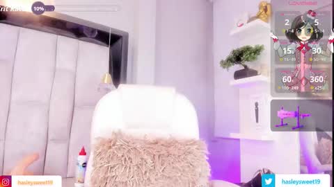 Snapshot of sabrina_keller19 chatting on February 4, 10:58 pm Hasley online show from February 4, 10:58 pm