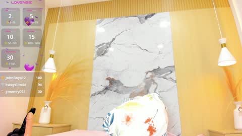 Snapshot of sabrinaalcantara chatting on December 15, 9:56 am Sabrina online show from December 15, 9:56 am