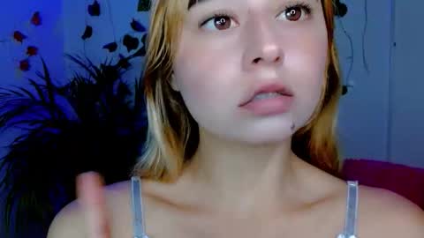 Snapshot of sabrinaexpositoxx chatting on April 21, 10:10 am SABRI online show from April 21, 10:10 am