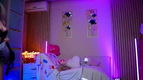 Snapshot of sabrinajadex chatting on February 8, 6:06 am SabrinaJade online show from February 8, 6:06 am