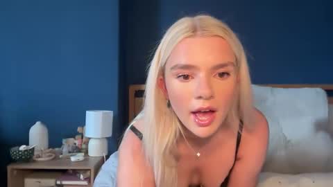 Snapshot of sabrinamasson chatting on September 18, 2:52 pm sabrina online show from September 18, 2:52 pm