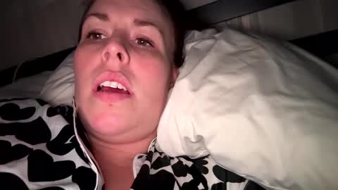 Snapshot of sabrinasunshine99 chatting on March 5, 2:36 am sabrinasunshine99 online show from March 5, 2:36 am