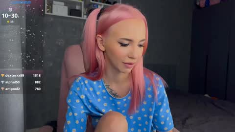 Snapshot of sabrinkaa chatting on April 8, 12:43 am Sabi Ryder new acc online show from April 8, 12:43 am