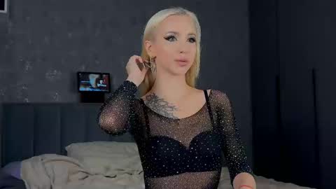 Snapshot of sabrinkaa chatting on May 15, 9:33 pm Sabi Ryder new acc online show from May 15, 9:33 pm